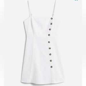NINE BRITTON
Nadine Linen Button Detail Dress